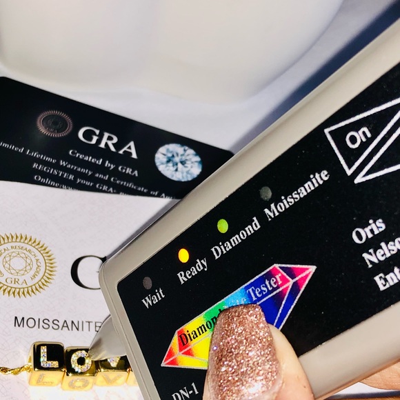 VVS gra certified diamond moisannitte pendant forr LOVE passes diamond testers - Picture 6 of 6